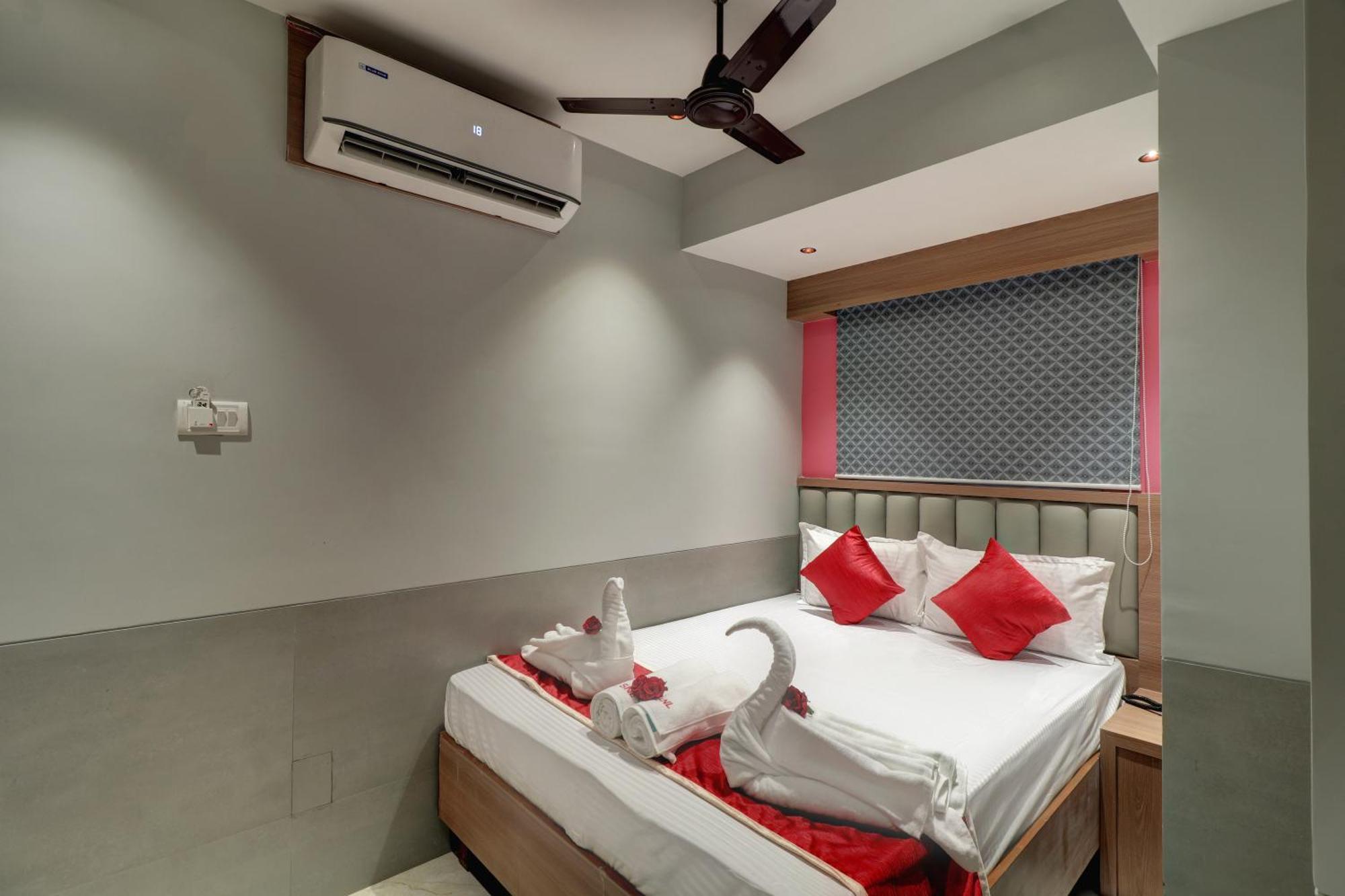Hotel Sai Nidhi Residency Navi Mumbai Exterior foto